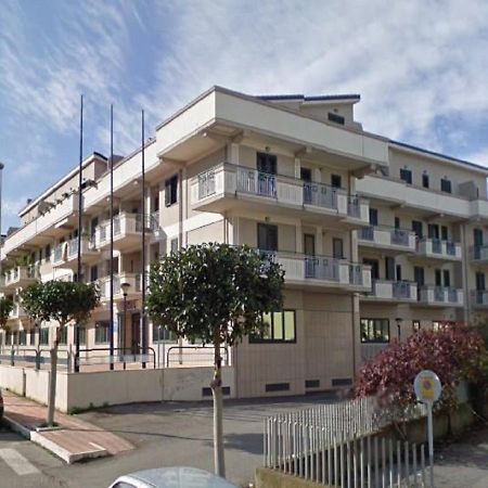 B&B Mary Grace Rossano Stazione Bagian luar foto