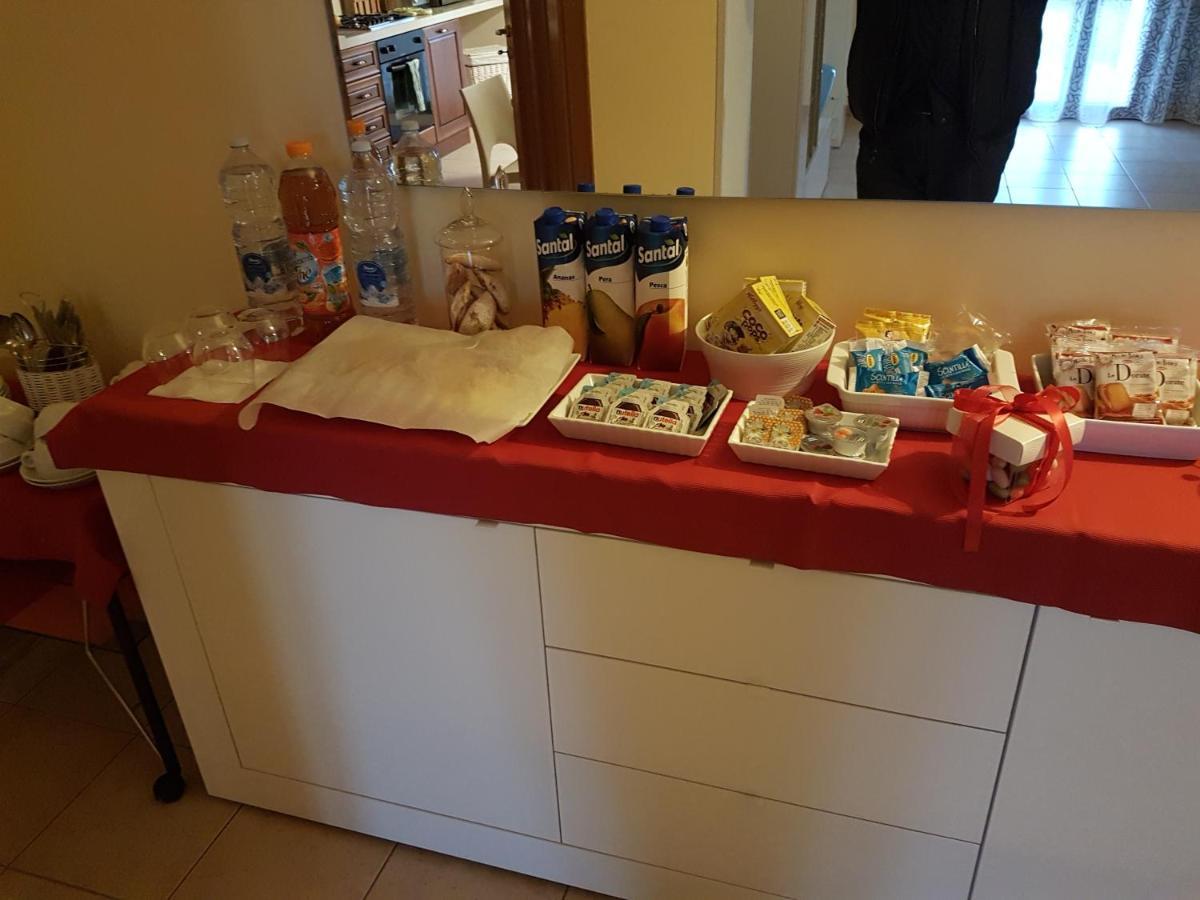 B&B Mary Grace Rossano Stazione Bagian luar foto