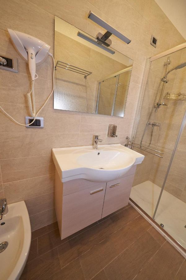 B&B Mary Grace Rossano Stazione Bagian luar foto