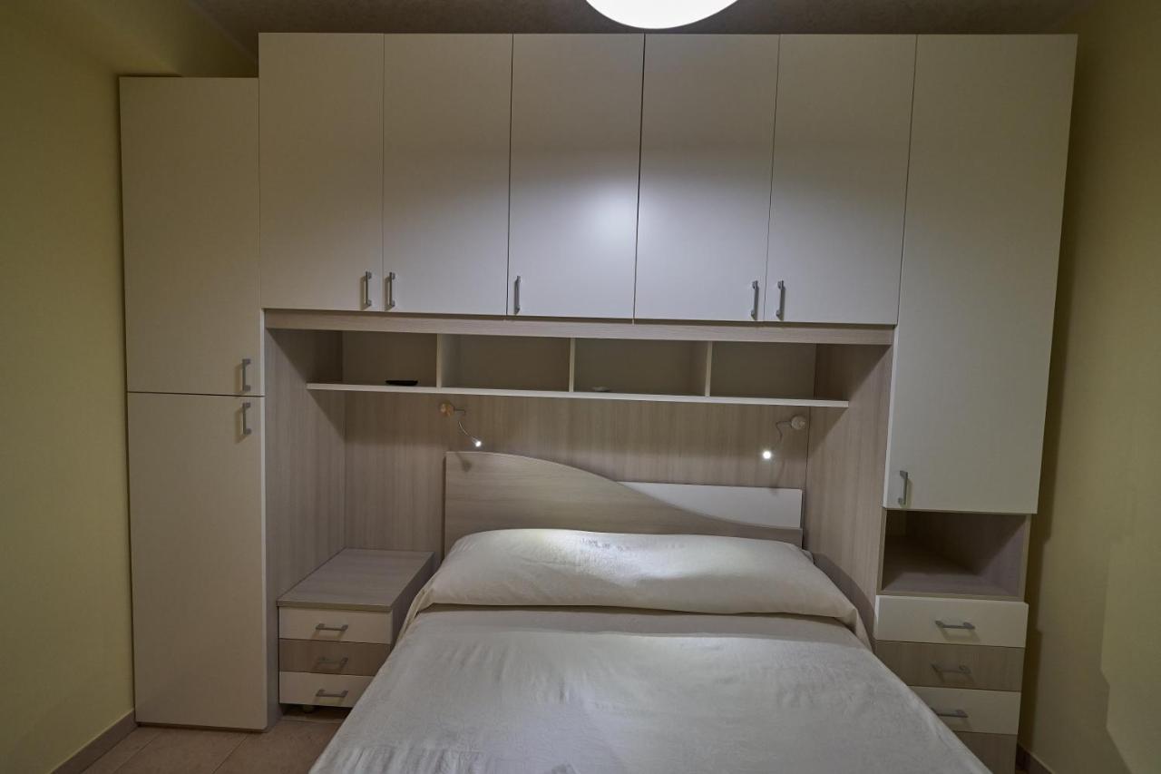 B&B Mary Grace Rossano Stazione Bagian luar foto