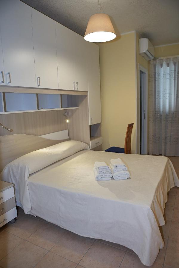 B&B Mary Grace Rossano Stazione Bagian luar foto